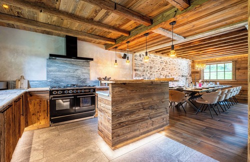 Champagny-en-Vanoise Chalet De Esquí | Chalet 'Gaston' con vistas a las montañas, Wi-Fi y aire acondicionado