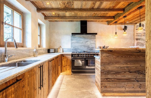 Champagny-en-Vanoise Chalet De Esquí | Chalet 'Gaston' con vistas a las montañas, Wi-Fi y aire acondicionado