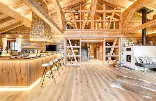 Brand Casa | Chalet GM in Brand With 5 Bedrooms and 8 Bathrooms