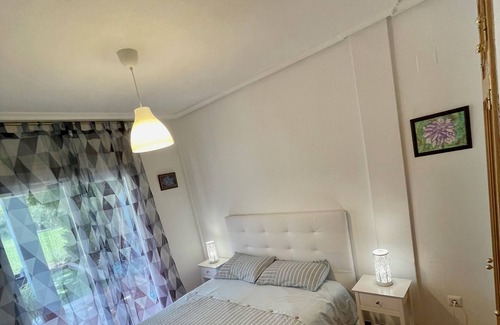 Hoya de los Patos Chalet De Esquí | Chalet Golf, Padel y Gran Piscina. A 15 Minutos de la Playa