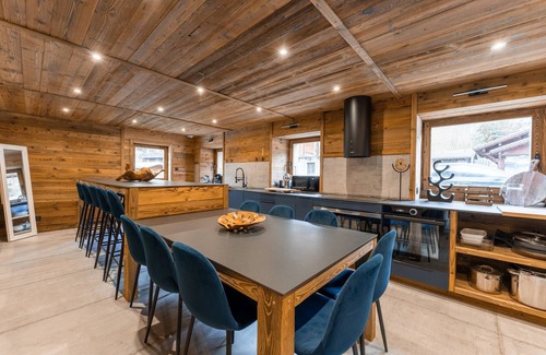 Abondance Chalet De Esquí | Chalet 'Grand Cru 14 Pers' con vistas a la montaña, terraza privada y Wi-Fi