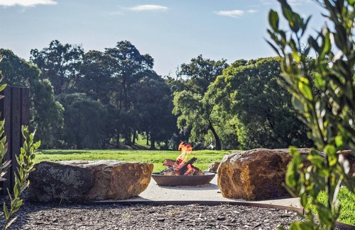 Metricup Chalet De Esquí | Chalet Grove | Walburra Brook Off-grid Luxury stay
