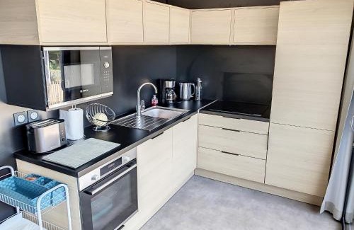 Jullouville Chalet De Esquí | Chalet haut de gamme - 6 pers - Piscine chauffée - Proche plage - Jullouville - FR-1-361-518