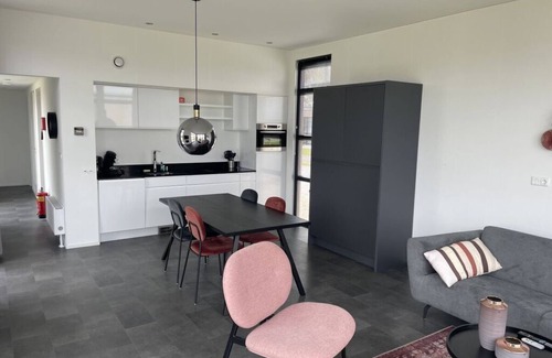 Enkhuizen Chalet De Esquí | Chalet en Enkhuizen con piscina