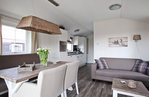 Voorthuizen Chalet De Esquí | Comfortable Lodge With a Terrace
