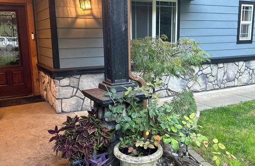Crescent City Chalet De Esquí | Chalet in the Majestic Redwoods 5 mins to Redwood National parks & Smith River.