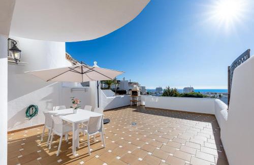 Torrequebrada Casa | Chalet in Torrequebrada residencial golf urbanization