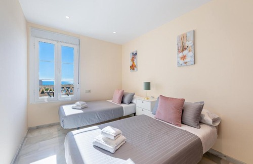 Torrequebrada Casa | Chalet in Torrequebrada residencial golf urbanization