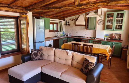 Naso Casa | Chalet indipendente con parcheggio privato servizio palestra