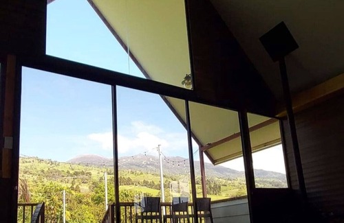 Santa Cruz de Turrialba Casa | Chalet IsaKaEla| Volcano | Views | Charming gardens