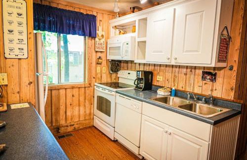 Pine Mountain Chalet De Esquí | Chalet just steps away from playground