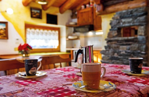 Valtournenche Chalet De Esquí | Chalet 'L'Ange Des Neiges' con vistas a la montaña, piscina privada y Wi-Fi