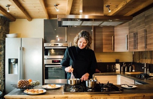 Saint-Jean-dʼAulps Chalet De Esquí | Chalet L'Ecuela, The Old School, Luxury Chalet Rental, near Morzine France