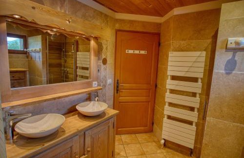 Notre-Dame-de-Bellecombe Chalet De Esquí | Chalet Le Wapiti, aux pieds des pistes, à 200m du village