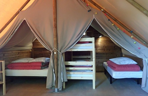 Gravieres Chalet De Esquí | Chalet 'La Cabane Camping La Châtaigneraie' with Private Terrace