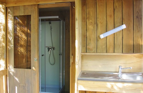 Gravieres Chalet De Esquí | Chalet 'La Cabane Camping La Châtaigneraie' with Private Terrace