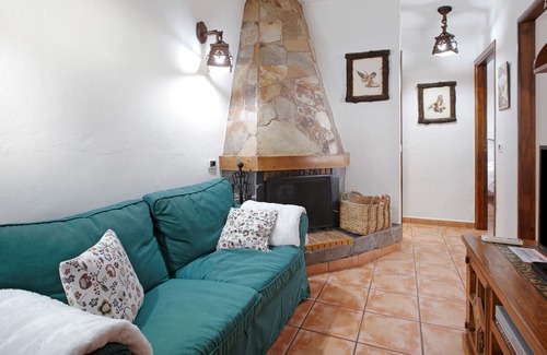 Arafo Chalet De Esquí | Casa vacacion "Casa La Morra con bañera de hidromasaje" con vistas al mar, terrazas privadas y Wi-Fi