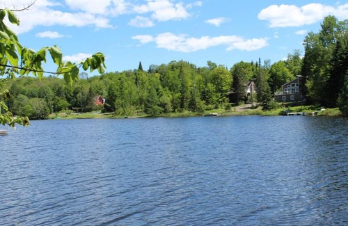St-Adolphe-d'Howard Chalet De Esquí | CHALET LA PENINSULE AU BORD DU LAC