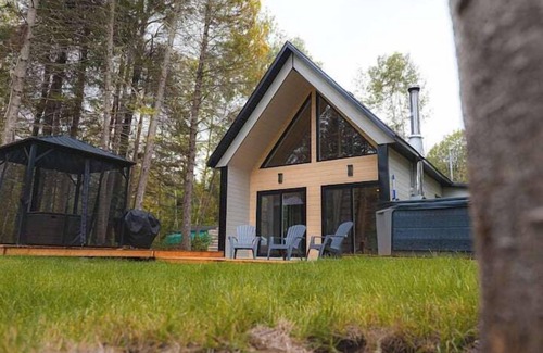 Mauricie Chalet De Esquí | Chalet Le Bébé Falaise, waterfront!