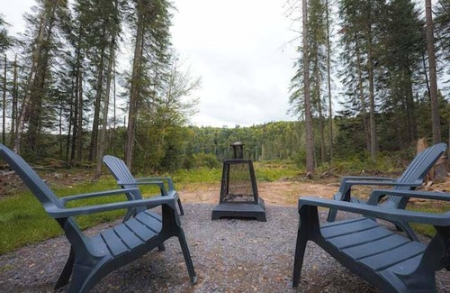Mauricie Chalet De Esquí | Chalet Le Bébé Falaise, waterfront!
