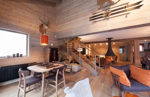 Meribel Chalet De Esquí | Chalet le Bonheur luxurious chalet with hammam