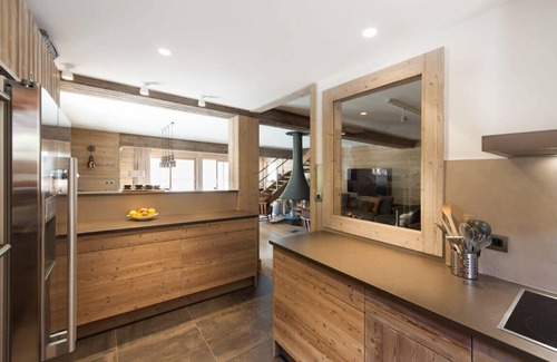 Meribel Chalet De Esquí | Chalet le Bonheur luxurious chalet with hammam