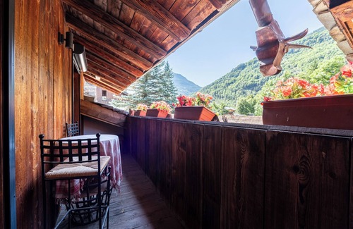 Sainte-Foy-Tarentaise Chalet De Esquí | Chalet 'Le Courti' con vistas a la montaña, terraza privada y Wi-Fi