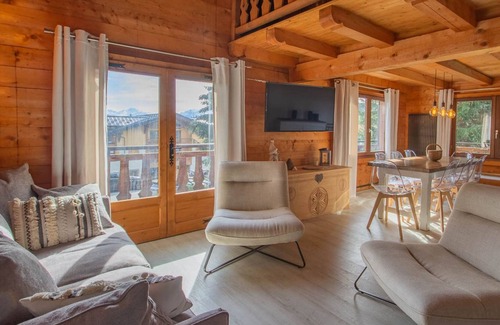 Les Saisies Chalet De Esquí | Chalet 'Le Grenier' con vistas a la montaña, jardín privado y Wi-Fi