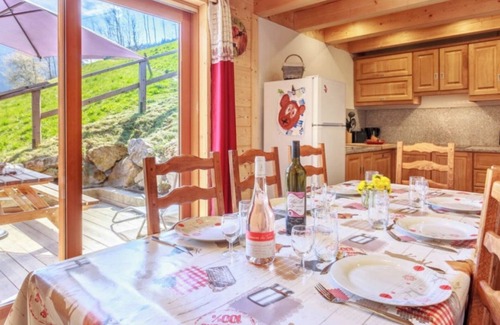 Beaufort Chalet De Esquí | Chalet 'Les Tarines 2' con vistas a la montaña, terraza privada y Wi-Fi