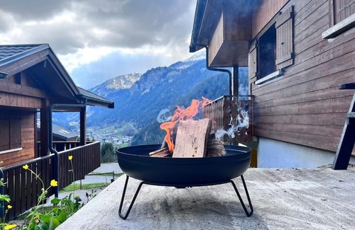 Chatel Chalet De Esquí | Chalet Letach - 'Great Bike Park Access' relax around the fire pit, mountain retreat