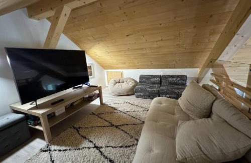 Villard-de-Lans Casa | Chalet lumineux et confortable avec terrasse et cheminée, proche du village et des pistes - FR-1-548-14