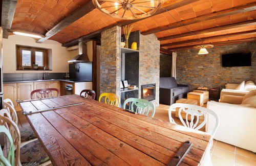 Puigcerda Chalet De Esquí | Chalet 'Masia D'en Cot' con Wi-Fi y aire acondicionado