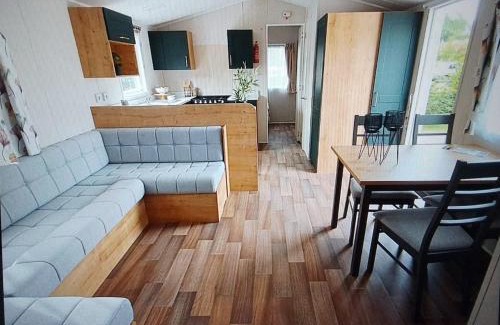 Kropswolde Apartamento | Chalet Meerwijck mit Terrasse am Wasser und Meer mit Schwimmbad