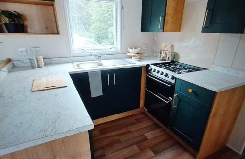 Kropswolde Apartamento | Chalet Meerwijck mit Terrasse am Wasser und Meer mit Schwimmbad