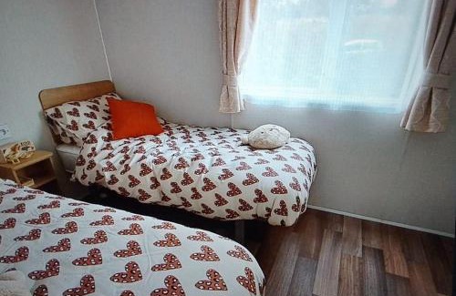 Kropswolde Apartamento | Chalet Meerwijck mit Terrasse am Wasser und Meer mit Schwimmbad