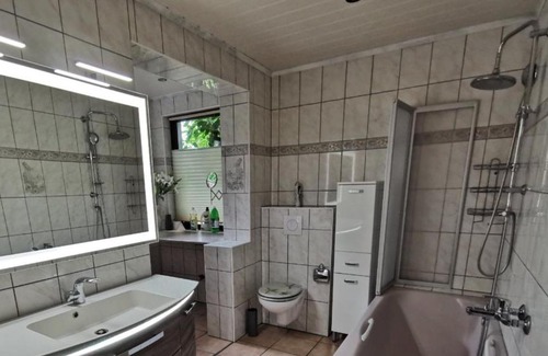 Mattighofen Casa | Chalet mit sechs Schlafzimmern-Whirlpool