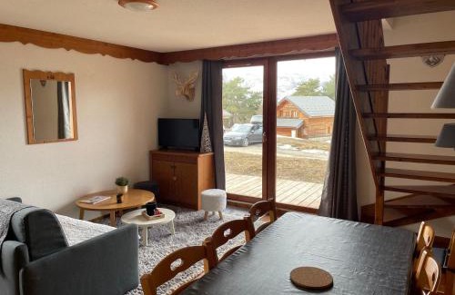 La Joue du Loup Chalet De Esquí | Chalet mitoyen 3 pièces, 8 pers. avec terrasse et parking à La Joue du Loup - FR-1-504-641