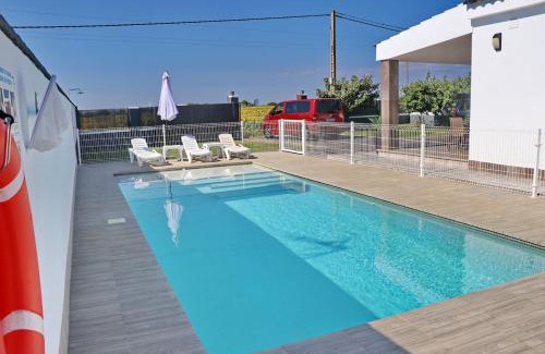 Conil de la Frontera Chalet De Esquí | Chalet moderno con pisicina
