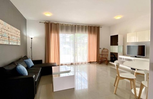 Miami Platja Apartamento | Chalet moderno con piscina en Mont - roige Bahia