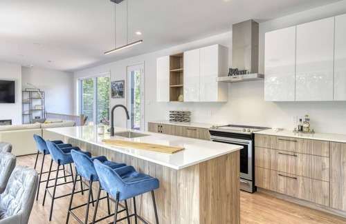 La Conception Chalet De Esquí | Chalet Montana in Bel Air - 4BDR Modern Tremblant Retreat with Hot Tub