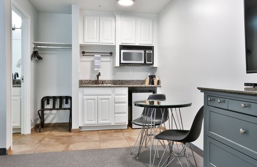 St. George Hotel | Chalet Motel