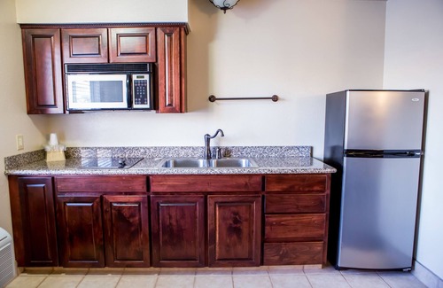 St. George Hotel | Chalet Motel