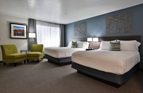 St. George Hotel | Chalet Motel