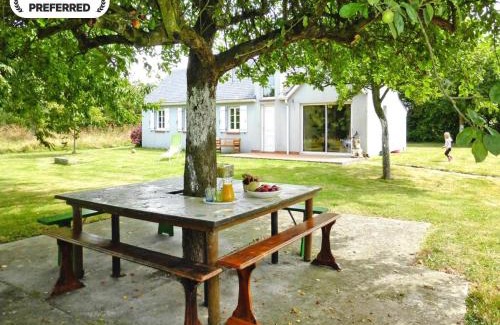 Ceaux Casa | Chalet near Mont St Michel & Nature Trails