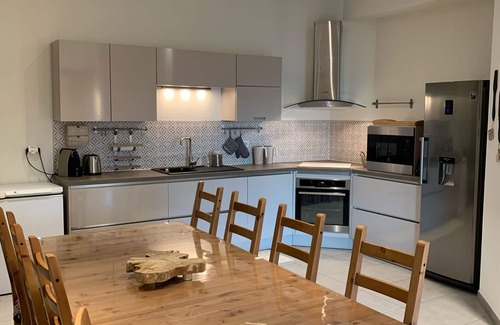 Saint-Apollinaire Casa | Chalet near reallon resort and lake (12people)