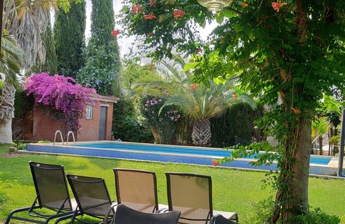 Utrera Casa | Chalet near Sevilla, 8 persons, garden 1200m2, private pool, WIFI