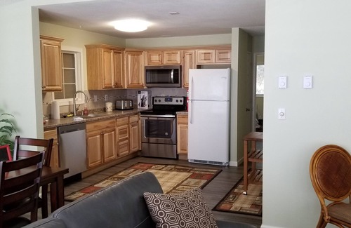 Seward Condominio | Chalet de Seward, Ste B: Ocean & Mountain View (980 SF)
