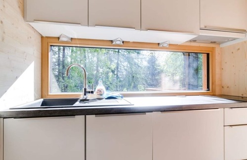 San Genesio Atesino Chalet De Esquí | Chalet en el borde del bosque: la terraza transmite la sensación de vivir en una casa del árbol