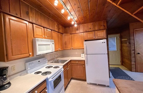 Stevensville Casa | Chalet on the Lake 48 w/ Beach Access, Pools, Sport Courts, Fishing Pond & more!