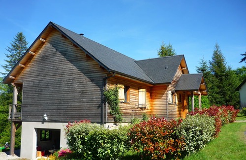 Ambrugeat Chalet De Esquí | Chalet a orillas del lago Séchemailles